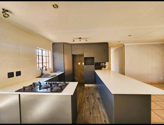 3 BEDROOM TOWNHOUSE FOR SALE IN RIVERSDALE